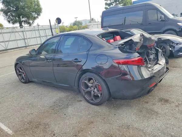 ZARFAMBN8L7634973 2020 ALFA ROMEO GIULIA - Image 2
