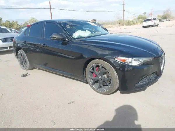 ZARFAMBN8M7645229 2021 ALFA ROMEO GIULIA - Image 1