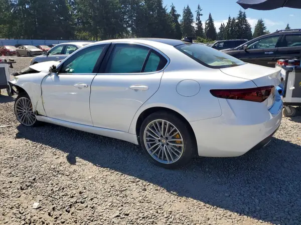 ZARFAMBN8M7648051 2021 ALFA ROMEO GIULIA - Image 2