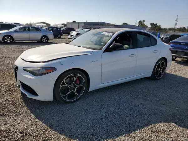 ZARFAMBN8P7668756 2023 ALFA ROMEO GIULIA