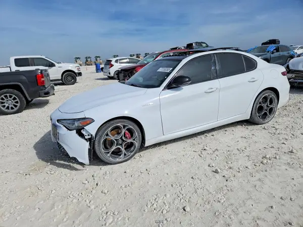 ZARFAMBN8P7671351 2023 ALFA ROMEO GIULIA