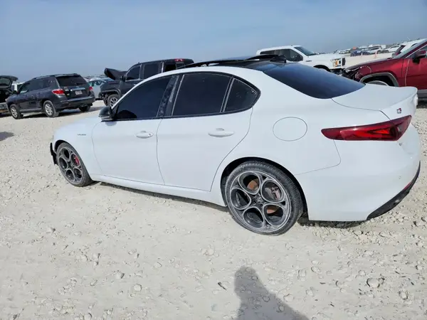 ZARFAMBN8P7671351 2023 ALFA ROMEO GIULIA - Image 2