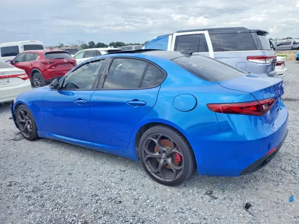 ZARFAMBN9K7607201 2019 ALFA ROMEO GIULIA - Image 2
