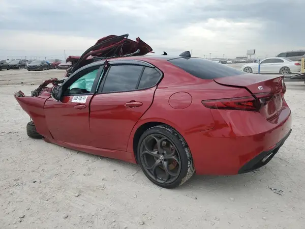 ZARFAMBN9K7612463 2019 ALFA ROMEO GIULIA - Image 2