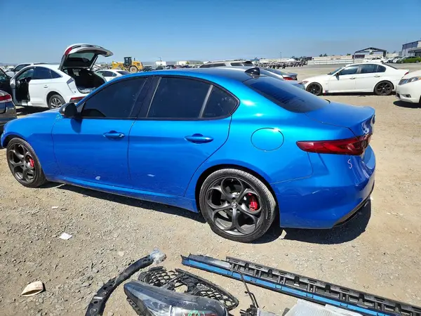 ZARFAMBN9K7621342 2019 ALFA ROMEO GIULIA - Image 2