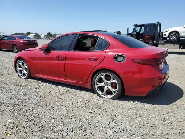 ZARFAMBN9L7626297 2020 ALFA ROMEO GIULIA - Image 2