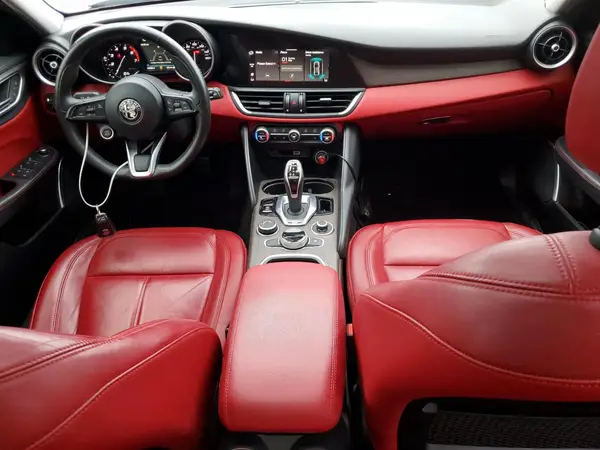 ZARFAMBN9L7635579 2020 ALFA ROMEO GIULIA - Image 8
