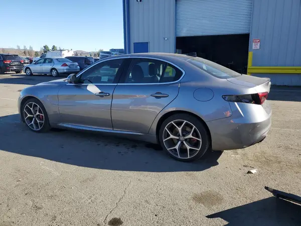 ZARFAMBN9M7648222 2021 ALFA ROMEO GIULIA - Image 2