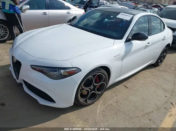 ZARFAMBN9N7660209 2022 ALFA ROMEO GIULIA - Image 2