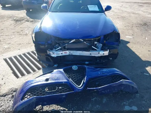 2022 ALFA ROMEO GIULIA auction photo 6