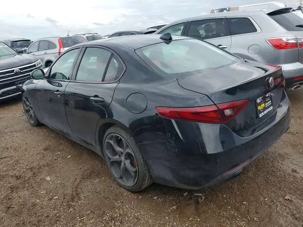 ZARFAMBNXK7600323 2019 ALFA ROMEO GIULIA - Image 2