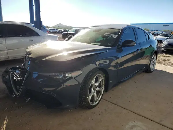 ZARFAMBNXK7601794 2019 ALFA ROMEO GIULIA - Image 1