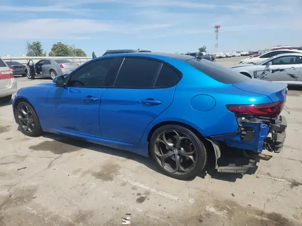 ZARFAMBNXK7605022 2019 ALFA ROMEO GIULIA - Image 2