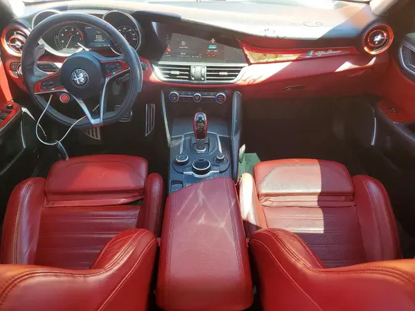 ZARFAMBNXK7621205 2019 ALFA ROMEO GIULIA - Image 8