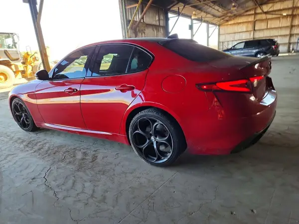 ZARFAMBNXL7632304 2020 ALFA ROMEO GIULIA - Image 2