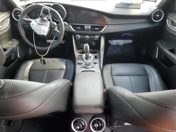 ZARFAMBNXM7639691 2021 ALFA ROMEO GIULIA - Image 8