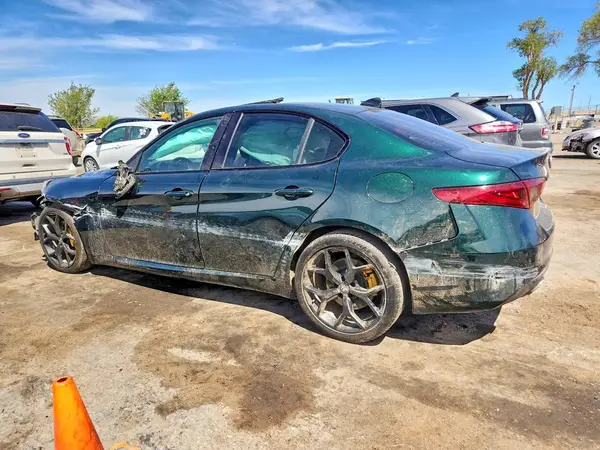 ZARFAMBNXM7647712 2021 ALFA ROMEO GIULIA - Image 2