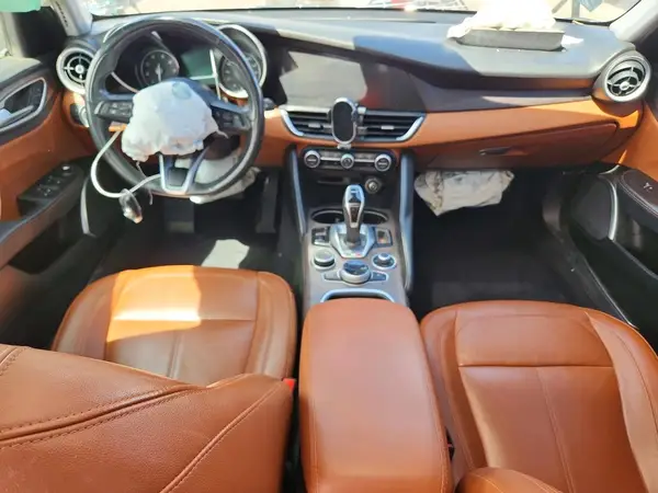 ZARFAMBNXM7647712 2021 ALFA ROMEO GIULIA - Image 8