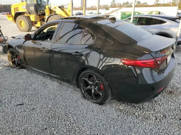 ZARFAMBNXM7649203 2021 ALFA ROMEO GIULIA - Image 2