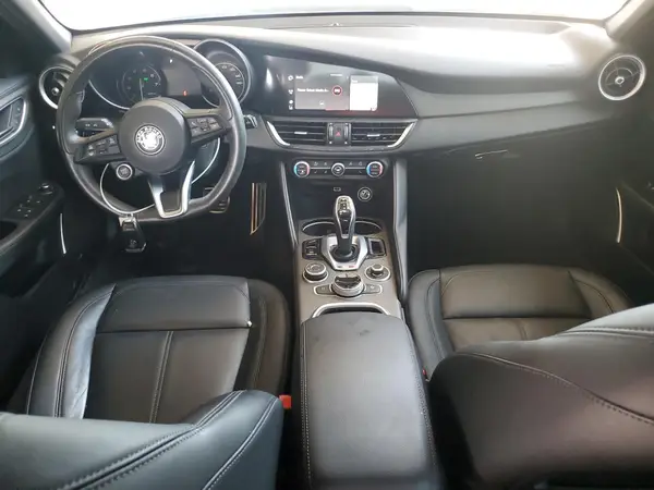 ZARFAMBNXP7667902 2023 ALFA ROMEO GIULIA - Image 8