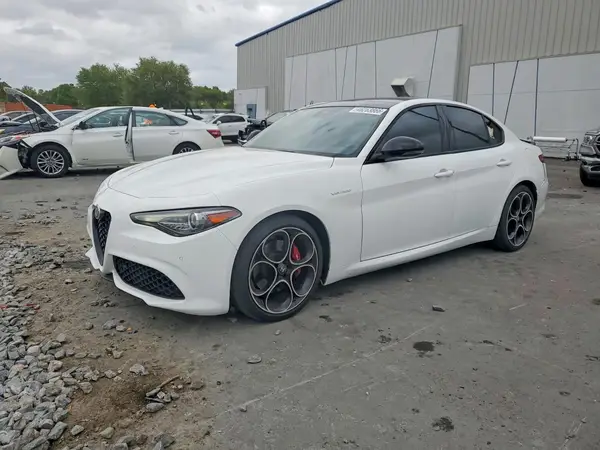 ZARFAMBNXP7668838 2023 ALFA ROMEO GIULIA - Image 1