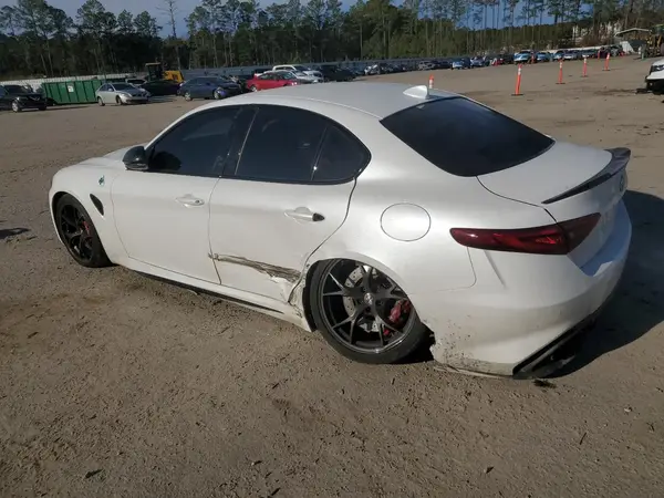 ZARFAMEV1K7613635 2019 ALFA ROMEO GIULIA - Image 2