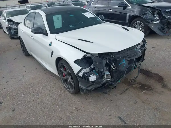ZARFAMEV1L7638794 2020 ALFA ROMEO GIULIA