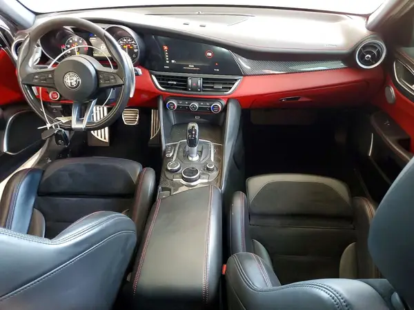 ZARFAMEV4K7599861 2019 ALFA ROMEO GIULIA - Image 8