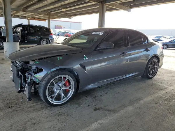 ZARFAMEV5M7646074 2021 ALFA ROMEO GIULIA - Image 1