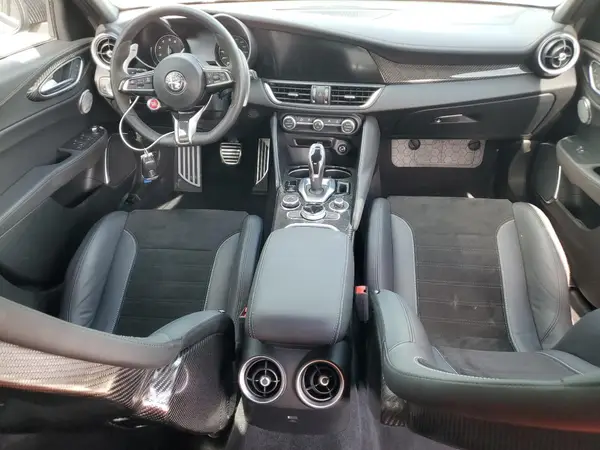 ZARFAMEV7P7675726 2023 ALFA ROMEO GIULIA - Image 8
