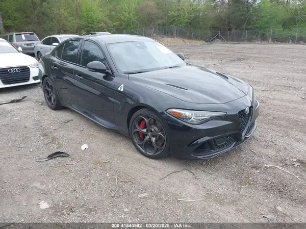 ZARFAMEV9P7677087 2023 ALFA ROMEO GIULIA - Image 1