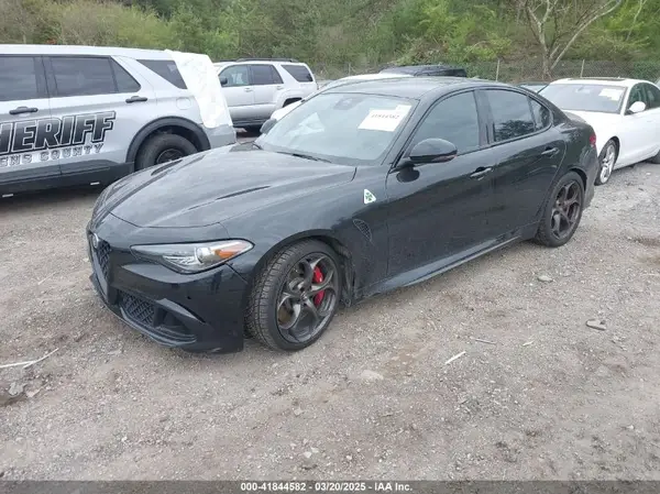 ZARFAMEV9P7677087 2023 ALFA ROMEO GIULIA - Image 2