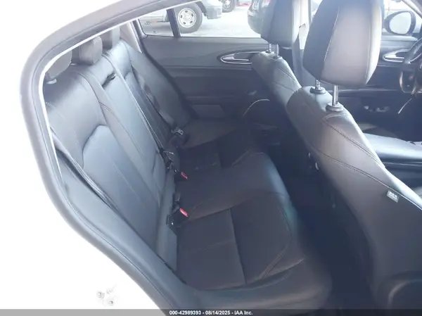 ZARFANAN0K7610057 2019 ALFA ROMEO GIULIA - Image 8