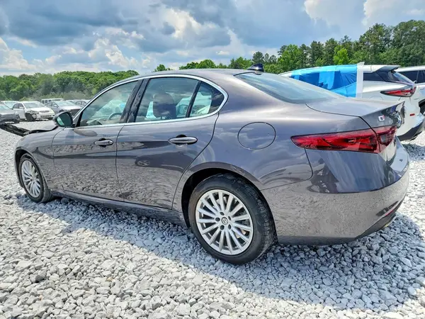 ZARFANAN0M7644910 2021 ALFA ROMEO GIULIA - Image 2