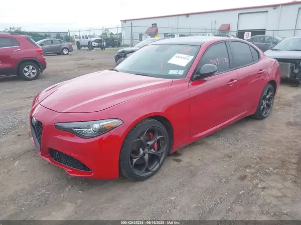 ZARFANAN1K7598906 2019 ALFA ROMEO GIULIA - Image 2