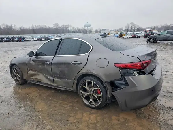 ZARFANAN1K7601044 2019 ALFA ROMEO GIULIA - Image 2