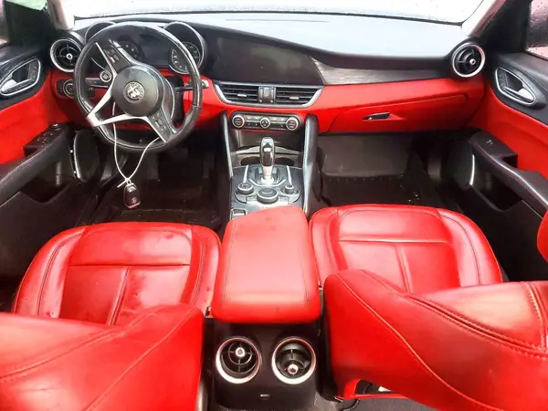 ZARFANAN1K7601044 2019 ALFA ROMEO GIULIA - Image 8