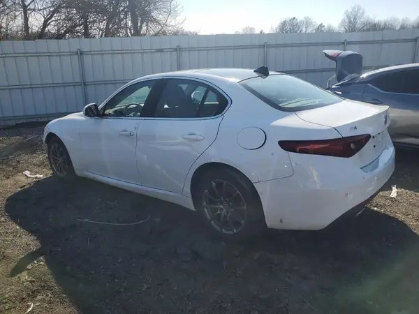 ZARFANAN1K7622797 2019 ALFA ROMEO GIULIA - Image 2