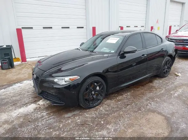 ZARFANAN1M7641207 2021 ALFA ROMEO GIULIA - Image 2