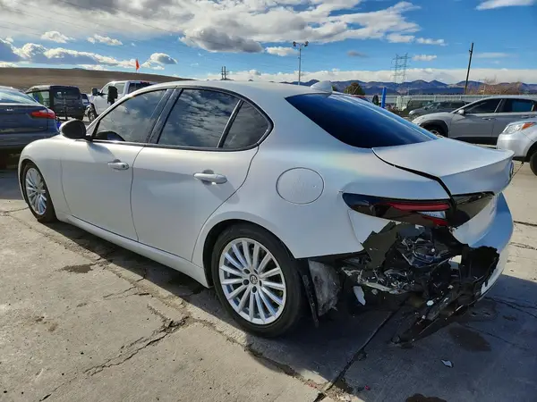 ZARFANAN1M7642017 2021 ALFA ROMEO GIULIA - Image 2