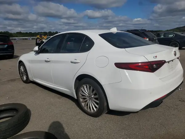 ZARFANAN1N7660129 2022 ALFA ROMEO GIULIA - Image 2