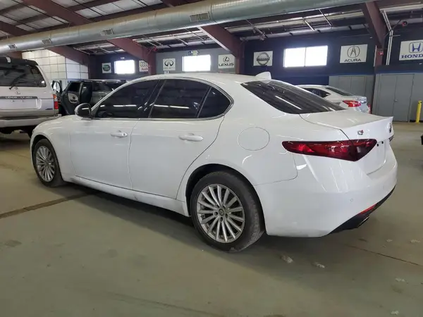 ZARFANAN2M7639532 2021 ALFA ROMEO GIULIA - Image 2