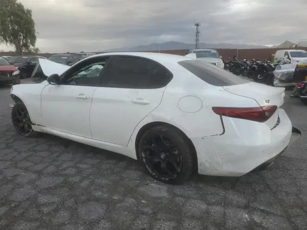 ZARFANAN2M7644312 2021 ALFA ROMEO GIULIA - Image 2