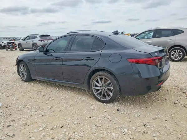 ZARFANAN2N7660186 2022 ALFA ROMEO GIULIA - Image 2