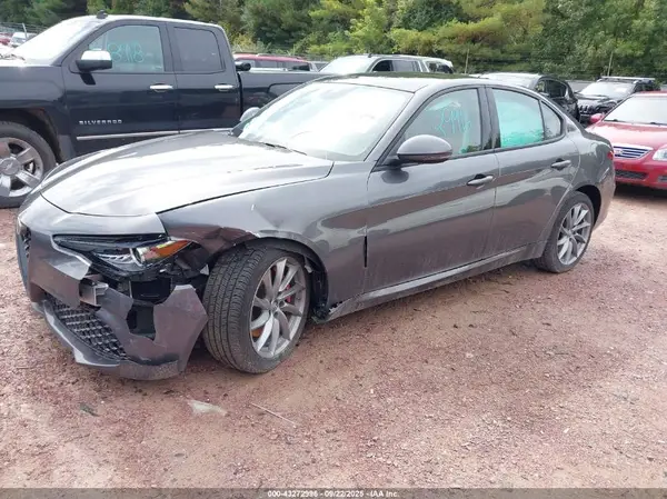 ZARFANAN2N7660334 2022 ALFA ROMEO GIULIA - Image 2