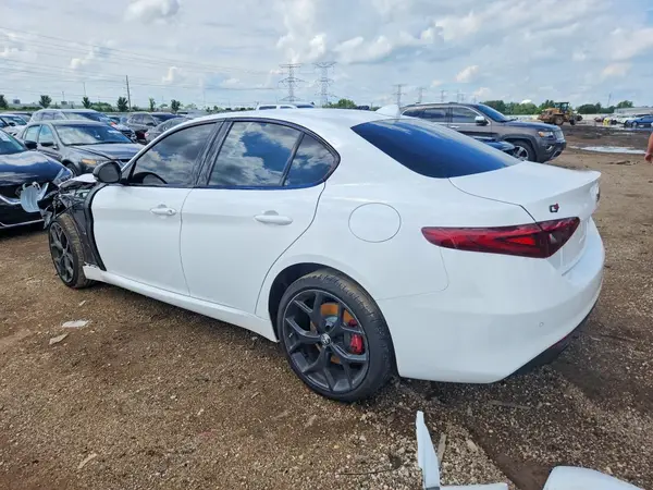ZARFANAN3L7634130 2020 ALFA ROMEO GIULIA - Image 2