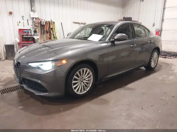 ZARFANAN3P7671023 2023 ALFA ROMEO GIULIA - Image 2
