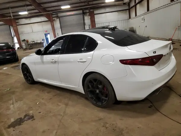 ZARFANAN4L7625808 2020 ALFA ROMEO GIULIA - Image 2