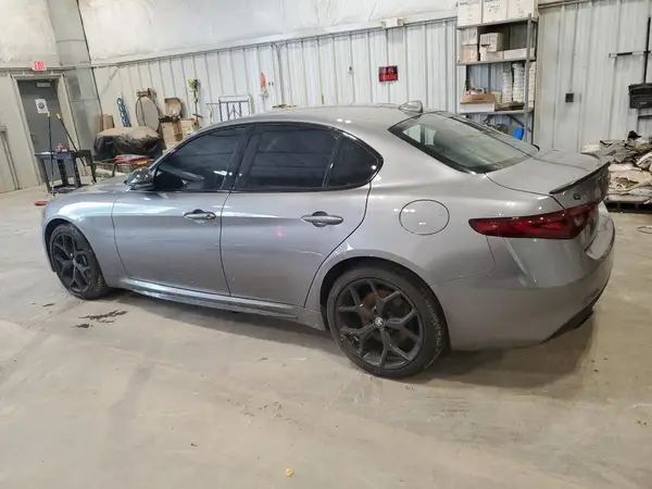 ZARFANAN4L7634086 2020 ALFA ROMEO GIULIA - Image 2