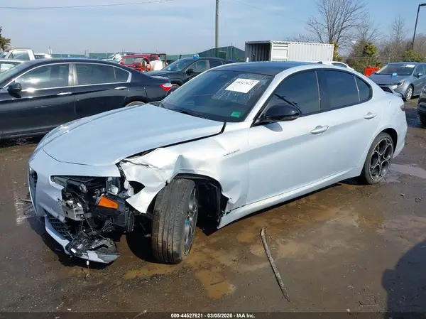 ZARFANAN4S7689426 2025 ALFA ROMEO GIULIA - Image 2
